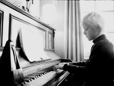 Enfant au piano - Emmanuel Eudier